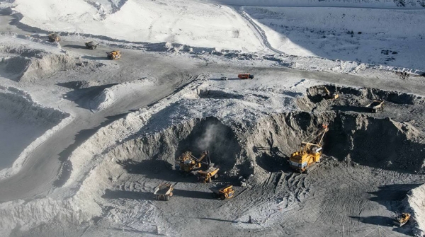 Восемь БЕЛАЗов отправятся на крупнейшее месторождение меди в России