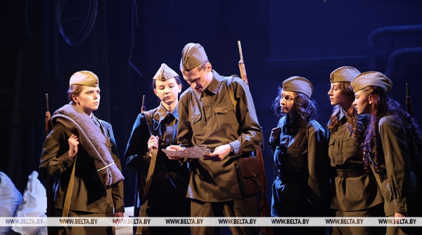 Премьерный показ спектакля "А зори здесь тихие..." прошел в Могилевском облдрамтеатре