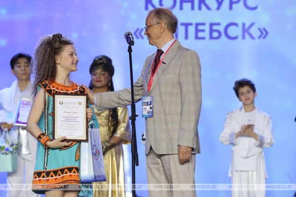 Сразу два президентских оркестра и бравые казаки. Атмосфера "Славянского базара в Витебске" (обновляется)