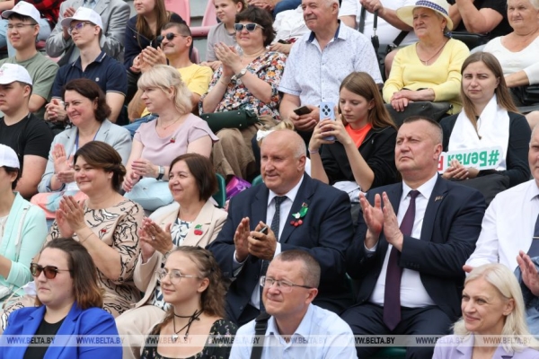 "Вішнёвая квецень сяброўства". Гала-концерт ягодного фестиваля прошел в Глубоком
