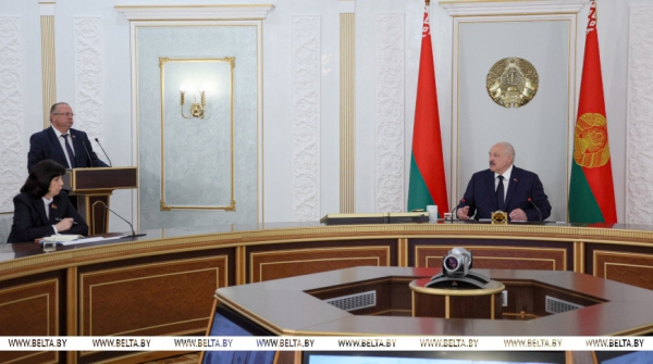 В бой на комбайнах, высокий гость из Индонезии и "партия" трудящихся. Итоги недели Президента