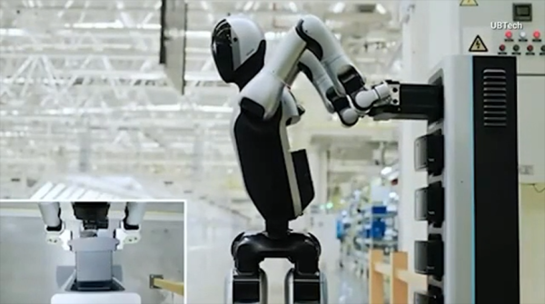 Китайская компания представила робота-гуманоида, способного заменить себе батарею 