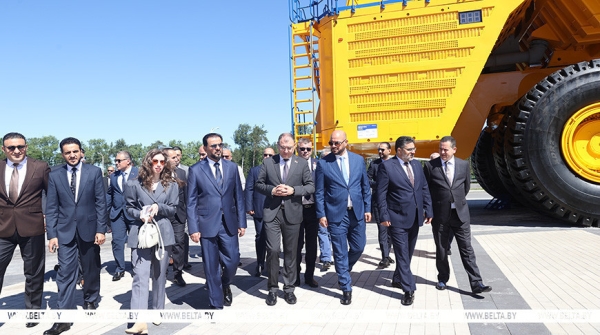Ливийская делегация ознакомилась с экспозицией белорусской техники у "Белэкспо"