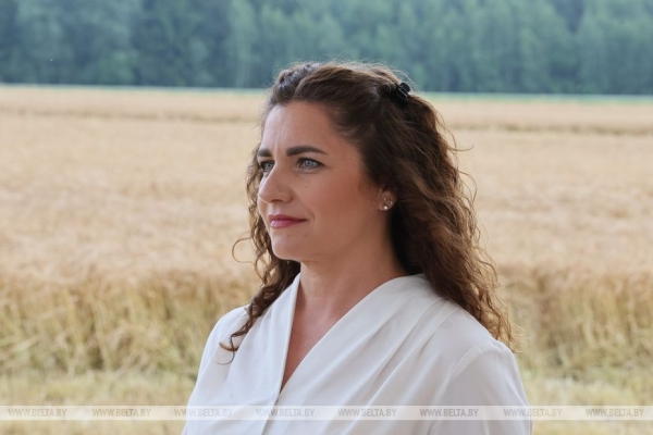 Лукашенко ознакомился с состоянием дел на агрокомбинате "Заря"