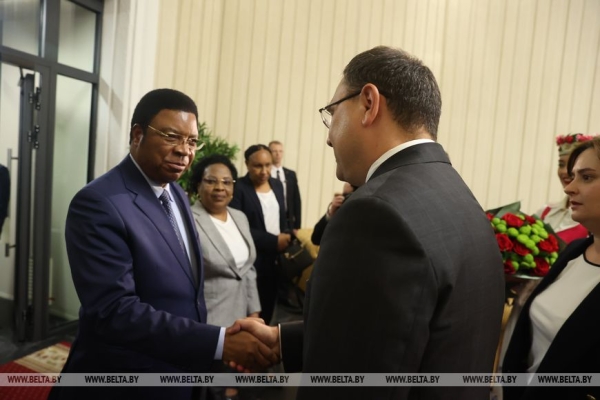 Премьер-министр Танзании Кассим Маджалива Маджалива прибыл в Минск с официальным визитом