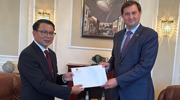 Рыженков обсудил с новым послом Вьетнама приоритетные задачи сотрудничества