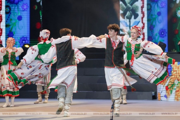 Именитые мастера, талантливая молодежь и трогательные композиции. В Большом театре прошел гала-концерт 