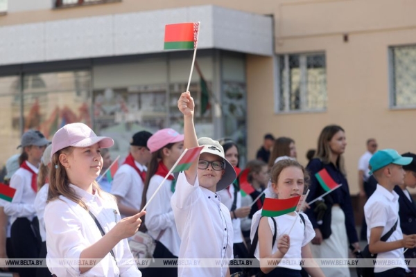 Сразу два президентских оркестра и бравые казаки. Атмосфера "Славянского базара в Витебске" (обновляется)
