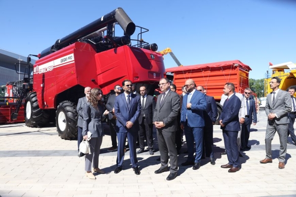 Ливийская делегация ознакомилась с экспозицией белорусской техники у "Белэкспо"