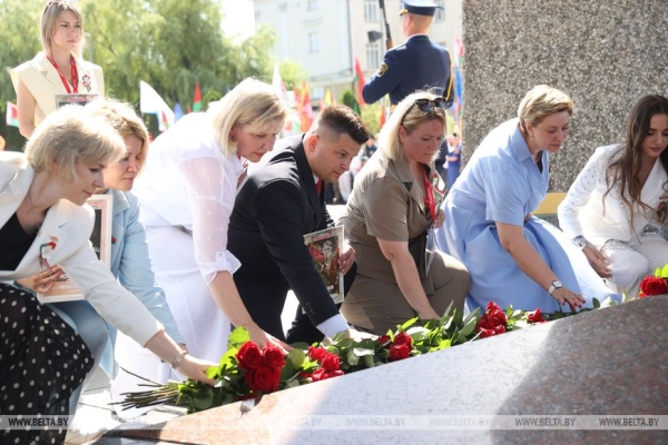 Сразу два президентских оркестра и бравые казаки. Атмосфера "Славянского базара в Витебске" (обновляется)