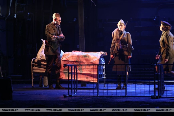 Премьерный показ спектакля "А зори здесь тихие..." прошел в Могилевском облдрамтеатре