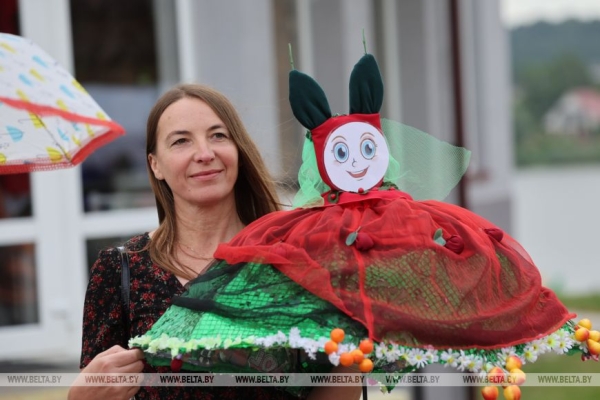 "Вішнёвая квецень сяброўства". Гала-концерт ягодного фестиваля прошел в Глубоком