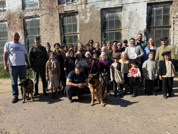 Юные герои, работа с овчарками и знакомство с историей. Как идут съемки фильма "Близнецы Освенцима" в Минске