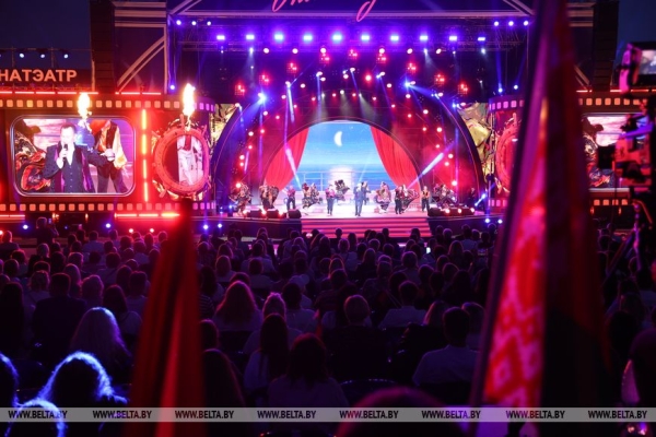 Гала-концерт "Кинотеатр "Александрия" отправился в тур по Беларуси. Первыми на выездном сеансе побывали брестчане