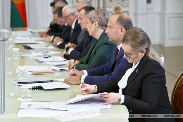 Китайское турне, картофельная инспекция и фактор "бабы Дуни" в торговле. Итоги недели Президента