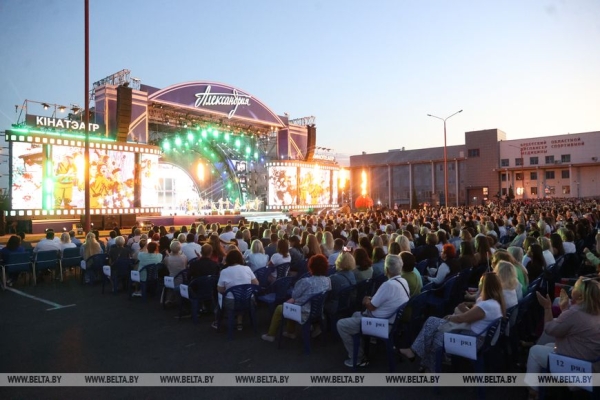 Гала-концерт "Кинотеатр "Александрия" отправился в тур по Беларуси. Первыми на выездном сеансе побывали брестчане