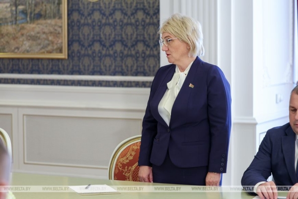 Разговор с Трампом, ситуация в банках, будущее биофармацевтики и закрытый доклад министра обороны. Итоги недели Президента