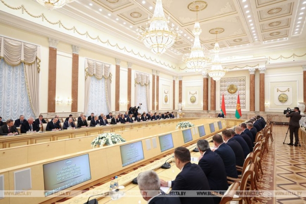 Встреча с Путиным на Валааме, экспортный фронт и ворота в Африку. Итоги недели Президента