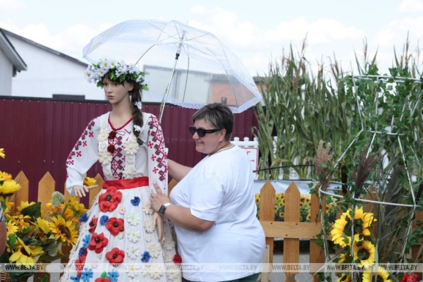 От выкупа невесты до каравая. Свадебный обряд Полесья воссоздали на фестивале в Мотоле 