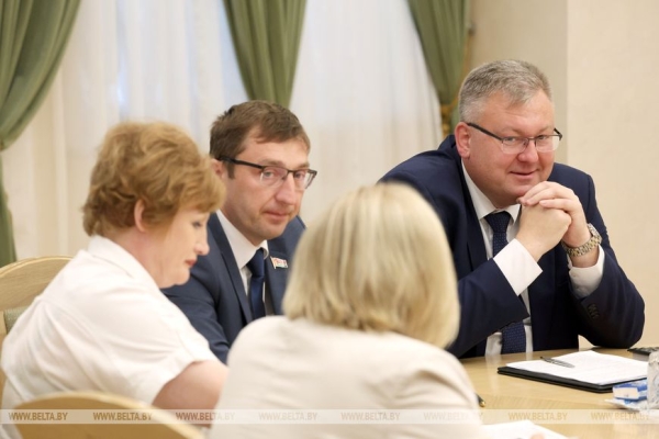 В Совете Республики обсудили выстраивание эффективной системы торгового обслуживания на селе В Совете Республики обсудили выстраивание эффективной системы торгового обслуживания на селе