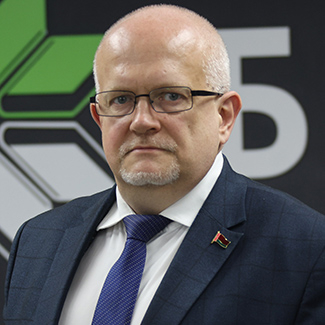 Нестареющая классика, история и публицистика. Какие книги выбирают белорусы сегодня, рассказал директор "Белкниги"