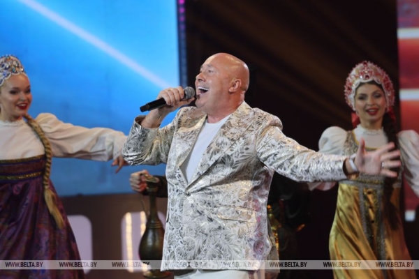 Советское кино на сцене Дворца Республики. Гала-концерт "Кинотеатр "Александрия" приехал в Минск Советское кино на сцене Дворца Республики. Гала-концерт "Кинотеатр "Александрия" приехал в Минск