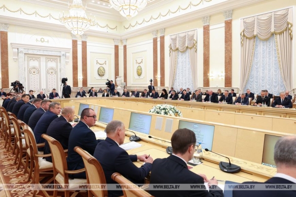 Встреча с Путиным на Валааме, экспортный фронт и ворота в Африку. Итоги недели Президента