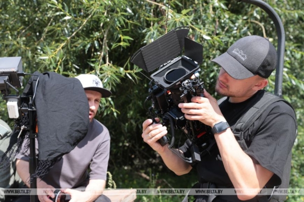 Юные герои, работа с овчарками и знакомство с историей. Как идут съемки фильма "Близнецы Освенцима" в Минске