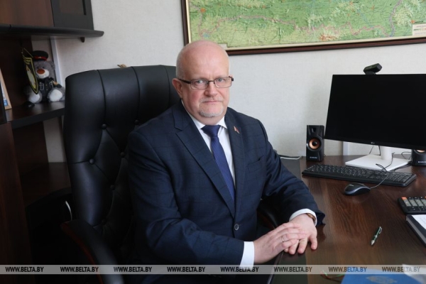 Нестареющая классика, история и публицистика. Какие книги выбирают белорусы сегодня, рассказал директор "Белкниги"