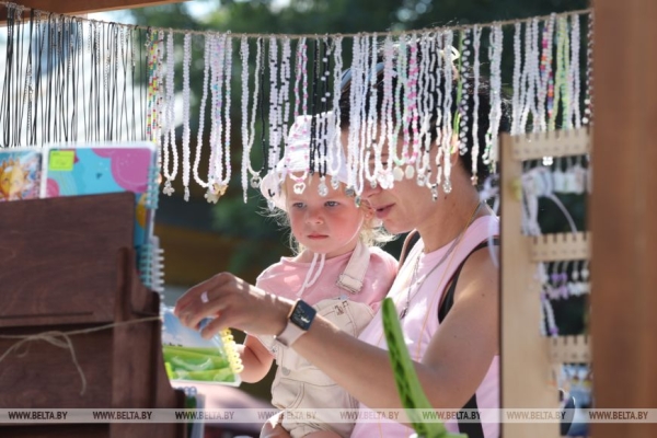 От выкупа невесты до каравая. Свадебный обряд Полесья воссоздали на фестивале в Мотоле 