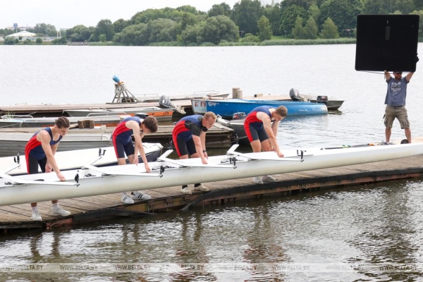 "Несколько месяцев актеры занимались академической греблей". Как снимают новое белорусское кино о спорте