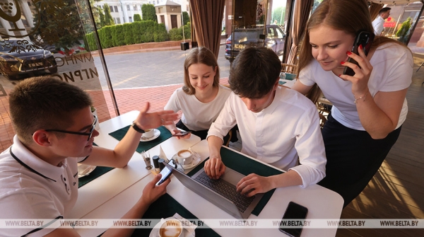 Лукашенко подписал указ, направленный на развитие сотовой связи