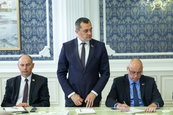 Китайское турне, картофельная инспекция и фактор "бабы Дуни" в торговле. Итоги недели Президента