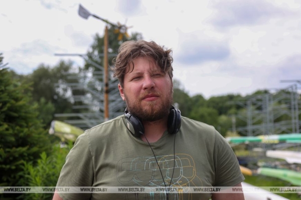 "Несколько месяцев актеры занимались академической греблей". Как снимают новое белорусское кино о спорте