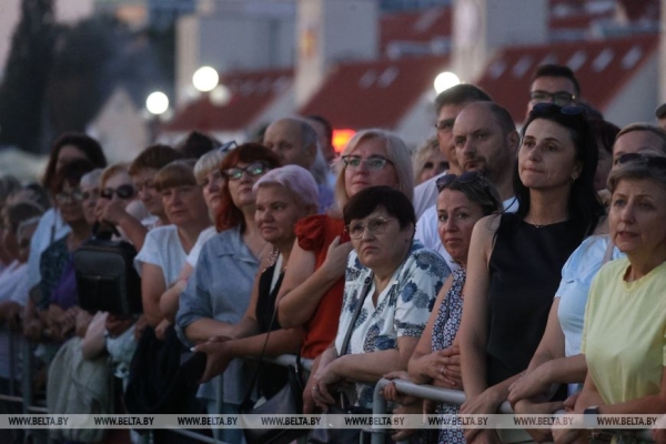 Гала-концерт "Кинотеатр "Александрия" отправился в тур по Беларуси. Первыми на выездном сеансе побывали брестчане