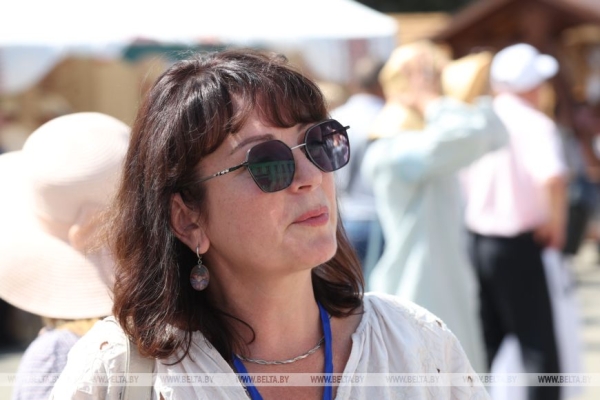 От выкупа невесты до каравая. Свадебный обряд Полесья воссоздали на фестивале в Мотоле 