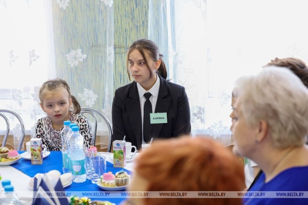 В Минске ребятам из социально-педагогического центра вручили подарки к новому учебному году