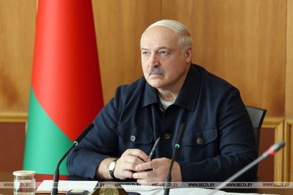 Китайское турне, картофельная инспекция и фактор "бабы Дуни" в торговле. Итоги недели Президента