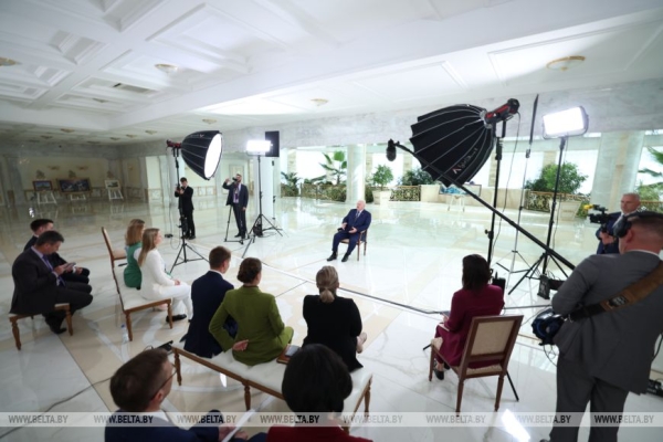 Разговор с Трампом, мирный план для Украины, прогнозы и инсайды от Первого. Главное из интервью Лукашенко белорусским СМИ