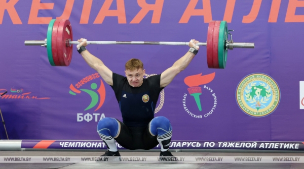 В Могилеве проходит чемпионат Беларуси по тяжелой атлетике