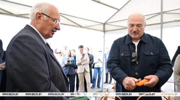 Китайское турне, картофельная инспекция и фактор "бабы Дуни" в торговле. Итоги недели Президента