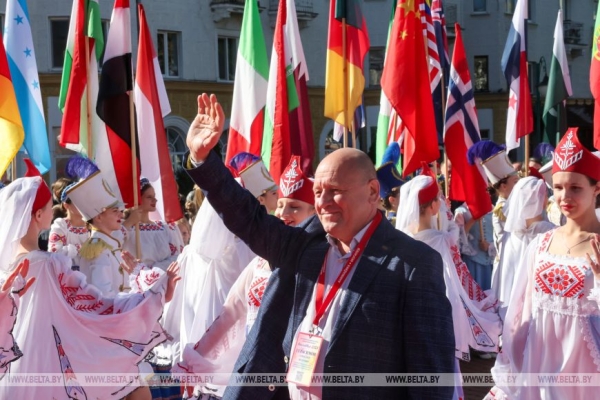 Ярко, позитивно и с задором. В Могилеве дали старт международному фестивалю "Анимаевка-2025" 