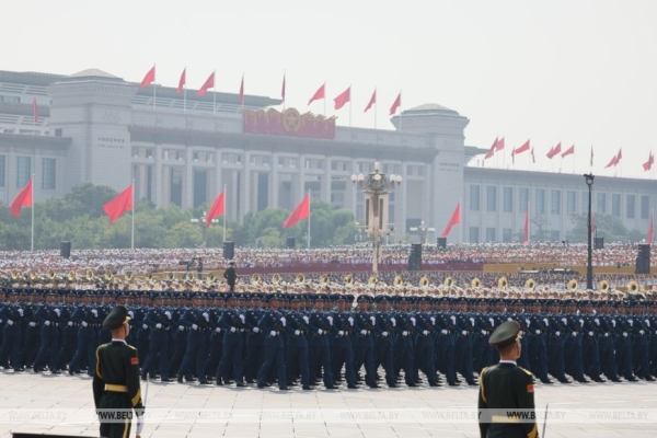 Лукашенко присутствовал на военном параде в Пекине 