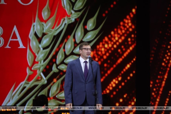 История белорусского государства в балетных номерах. Чем удивляли минчан накануне Дня народного единства