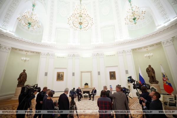 Мирный атом, переговоры в Кремле, инспекция на востоке и момент для Украины. Итоги недели Президента