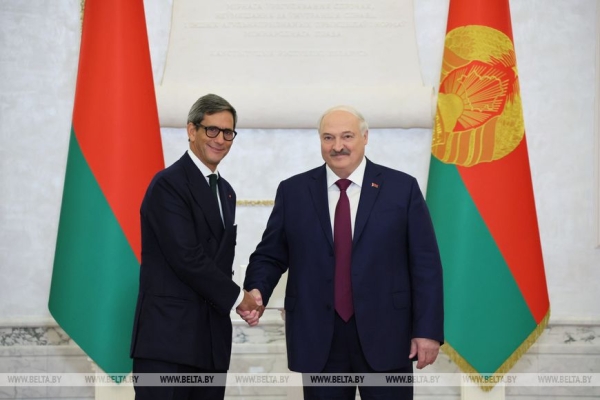 Лукашенко принял верительные грамоты послов зарубежных стран