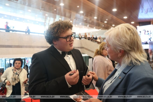 "В фильме учителя такие же, как в жизни - душевные и искренние". Зрители о премьере "Классной" 