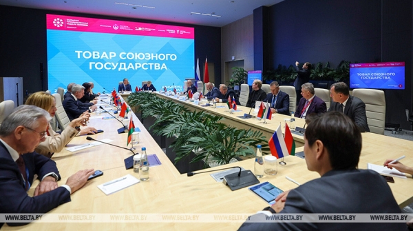 "ИННОПРОМ. Беларусь". Вопросы промышленной интеграции обсуждают на полях форума