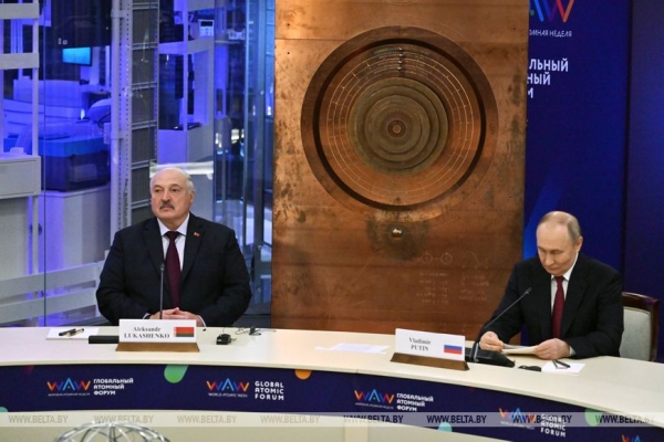 Мирный атом, переговоры в Кремле, инспекция на востоке и момент для Украины. Итоги недели Президента