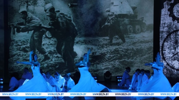 История белорусского государства в балетных номерах. Чем удивляли минчан накануне Дня народного единства